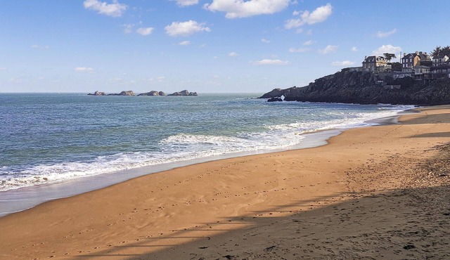 Spend a relaxing vacation in this pleasant home in Bonnemain.