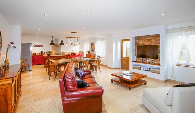 Spend a relaxing vacation in this vacation home in a rural location.