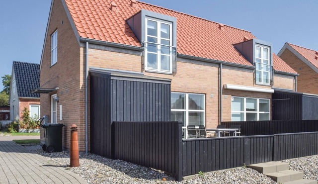 Spend a wonderful vacation in this terraced house, just 100 m from Lohals Havn.