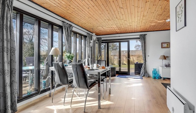 Spend a wonderful vacation with your loved ones in this idyllically located vacation home.