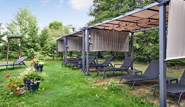 Spend an unforgettable vacation in this inviting vacation home with pool.