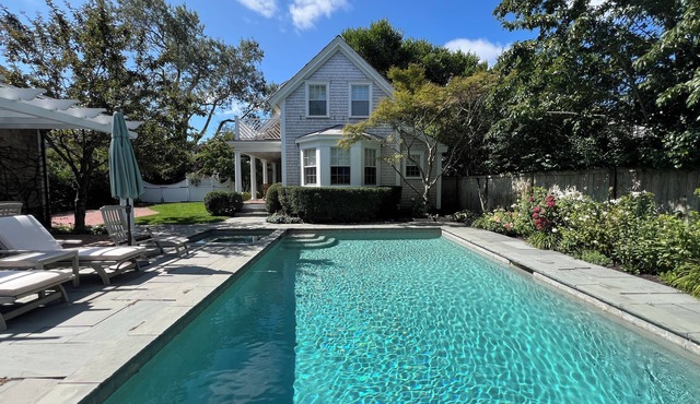 Spend Memorial Day in Edgartown Luxury 6 BR with pool