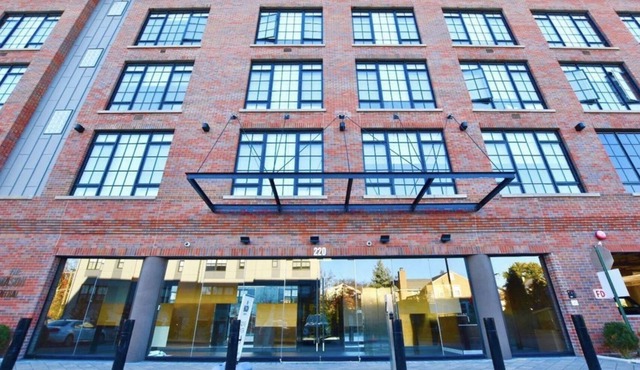 Spend the Summer Near NYC and the Country in an Amazing Modern Luxury 2bed/2bath