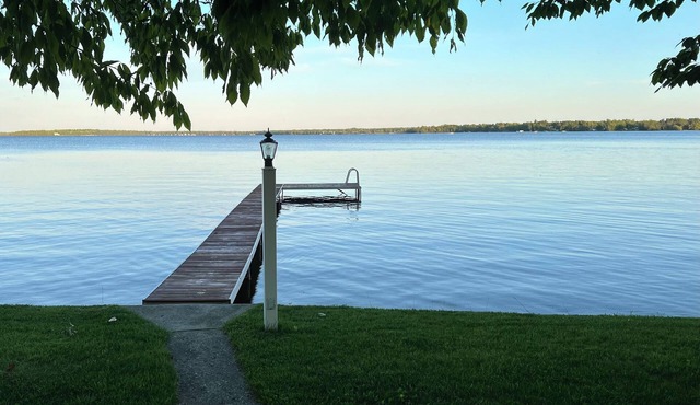 Spend Your Best Family Vacation by the Lake This Summer at our Cozy Cottage.
