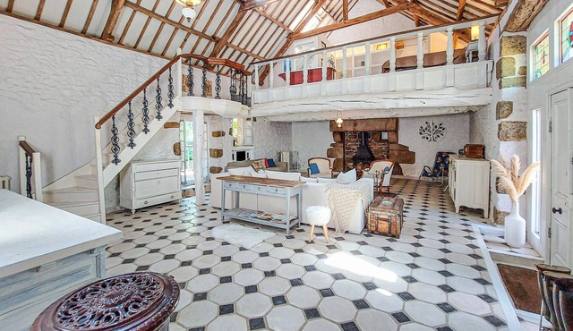 Spend your vacation in this inviting vacation home in a wonderful location.