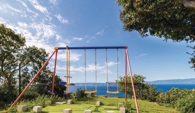 Spend your vacation in this small apartment in Kostrena, not far from the city of Rijeka.