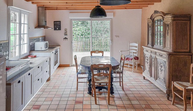 Spend your vacation in this practical cottage in the quiet nature in Selles.