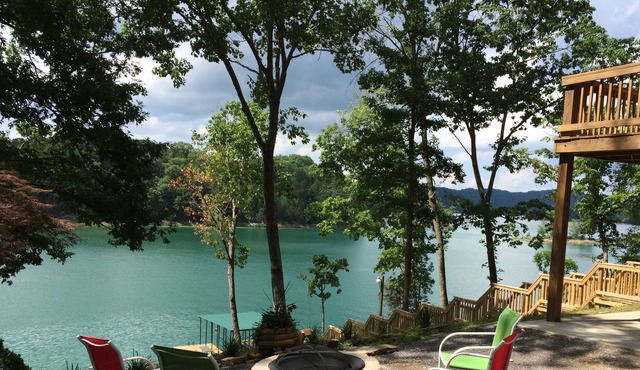Spend your vacation on beautiful Norris Lake, TN. Lakefront With Private Dock.
