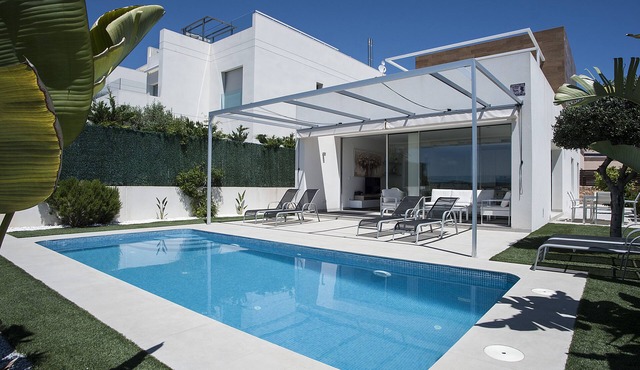 Spendid villa with breathtaking sea view close to beaches and golf courses