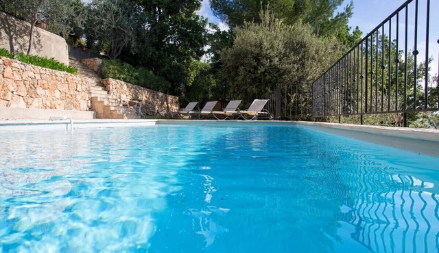 Speracedes luxury 3 bedroom villa with pool