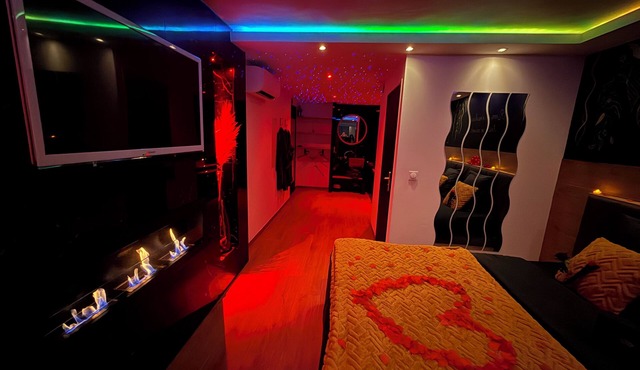 Spicy love romantic suite - private jacuzzi - French Riviera - luxury