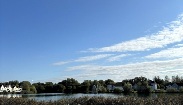 Spinnaker Lodge · Cotswolds Lakeside Home
