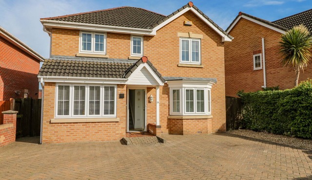 SPIRE HAVEN, family friendly, with a garden in Chesterfield