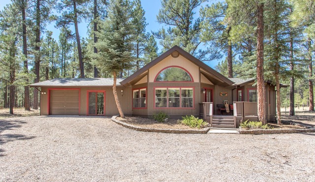 Spirit hollow cottage. This beautiful super quiet Cottage sits on 2.5 acres