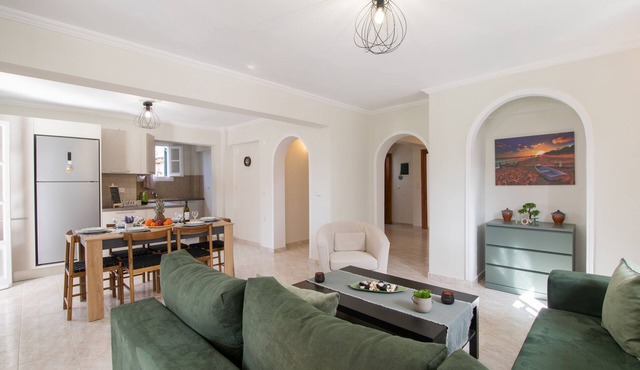 Spiros Holidays House