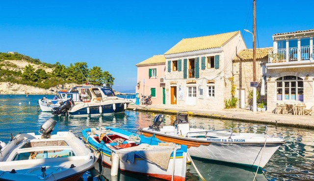 Spiros Jetty House - One Bedroom Apartment, Sleeps 4