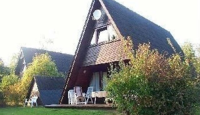 Spitzdachferienhaus mit Schwedenofen und Garten by Interhome in Damp