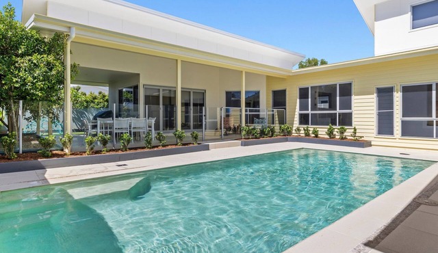 Splash House at Kingscliff - Pet Friendly with Pool
