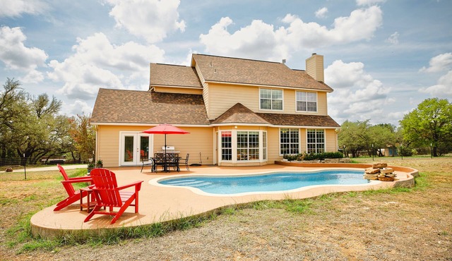 Splash into Spring in the TX Hill Country Getaway-Private POOL Spring Break!
