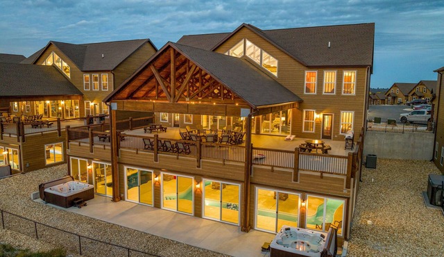 Splash Mountain Mansion: The Dream Family Getaway!