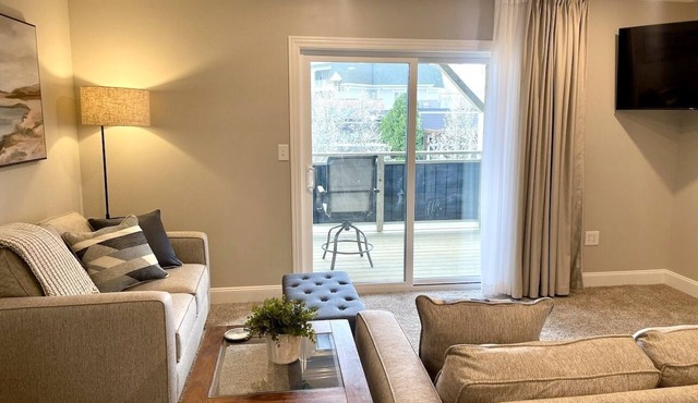 Splash Suites ~Newly Built~ Heart of Bemus Point #1