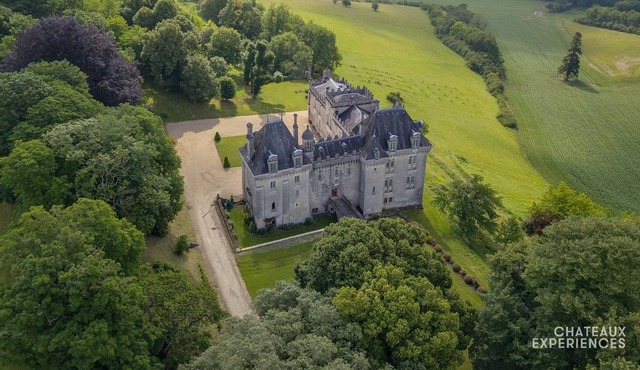 Splendid 14th century castle with swimming pool in the south-west of France.