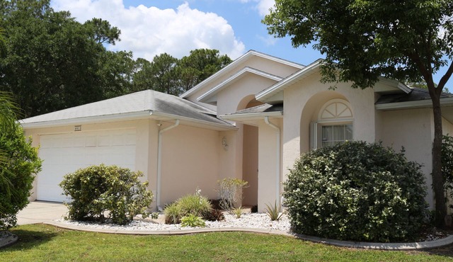 Splendid 3 Bed Villa in Windward Cay