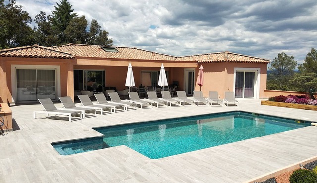 SPLENDID 360m² NEW VILLA WITH HEATED SWIMMING POOL