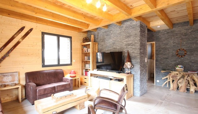 Splendid 5-bedroom chalet with terrace, garage, and wifi in Mont-Dore