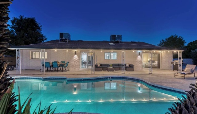 SPLENDID 5 Bedroom home with PRIVATE Heated Pool!