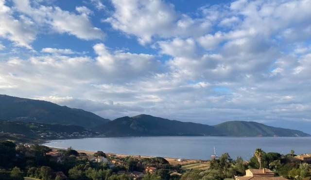 Splendid 90m 2 villa level, panoramic view of the Gulf of Lava (beach 200m away)