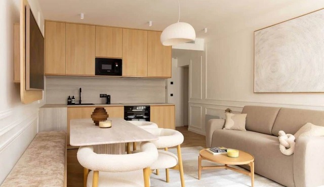Splendid Apartment 2BR 6P Near Palais Royal with AC