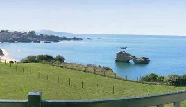 Splendid apartment overlooking the sea and the town of Biarritz