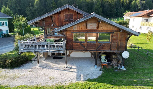 Splendid chalet for 8 people at Lac Saint-Point