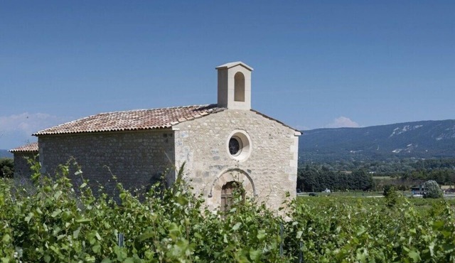 Splendid duplex in Provence, in the middle of vineyards