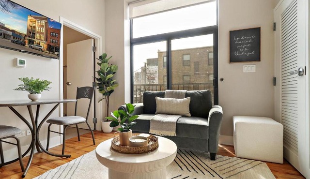 Splendid & Fully Furnished 1BR Apartment - Broadway 204 rep