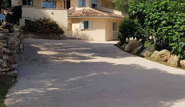 Splendid Holiday Villa