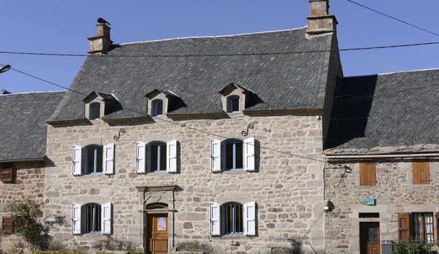 SPLENDID HOUSE IN THE CENTER OF A NATURAL PARK