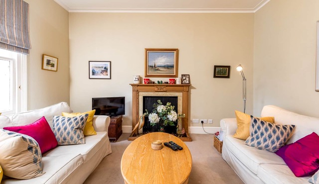 Splendid, light and spacious apartment between Fulham and Kings Rd Chelsea.