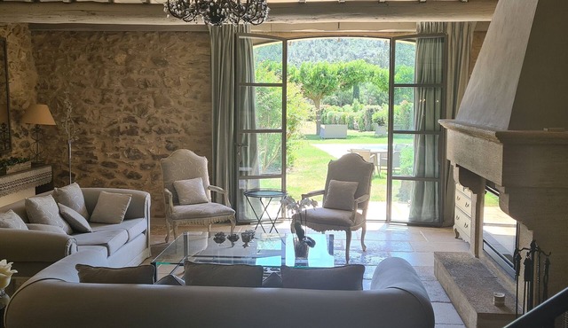 Splendid Mas with exceptional views in Provence, Vaucluse