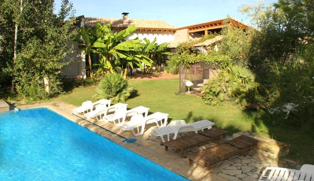 Splendid Modern Catalan mansion in the quiet 16 pers