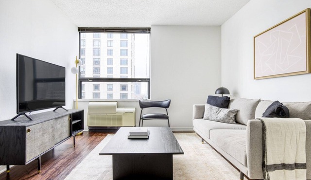 Splendid Streeterville 1BR w/Gym, Pool, near Navy Pier, by Blueground