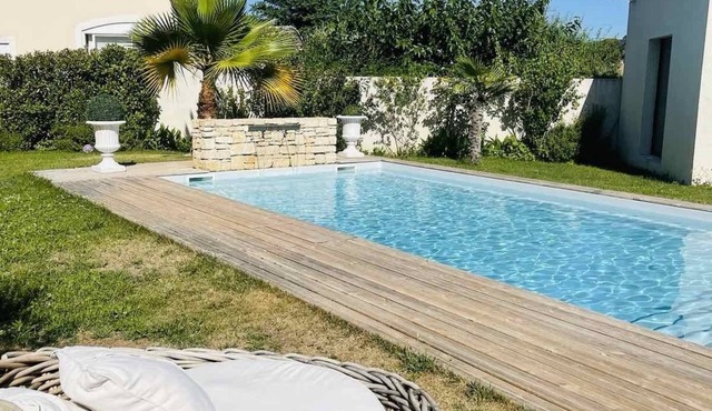 Splendid villa with heated pool