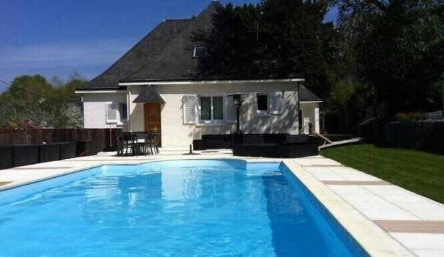 Splendid Villa, near Vannes 350M2, 3000m2 of garden, 7 bedrooms, 14 persons, 4sdb