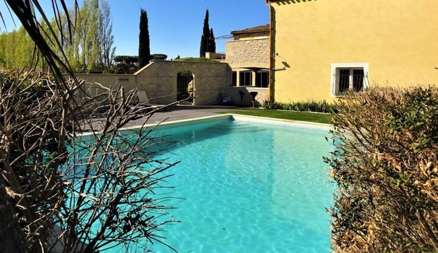 Splendid villa with swimming pool and huge plot of 5000 m² surrounded by nature