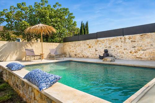 Splendide bastide 4 ch avec piscine proche Uzès