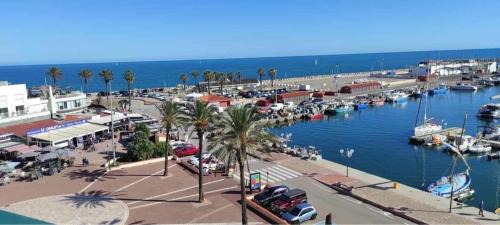 Splendide Vue sur le port St Cyp