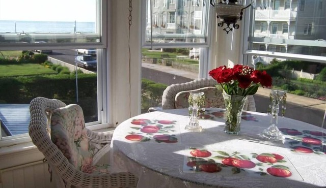 Splendor by the Sea - beautiful ocean views, first beach block!