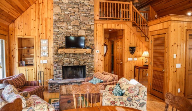 Splendor Mountain Sapphire Cabin