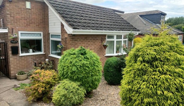 Split Level Bungalow - Sleeps4 - Close to walks